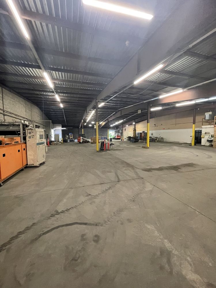 Stoller Building: 909-929 N. Coliseum Boulevard, Fort Wayne, IN 46805